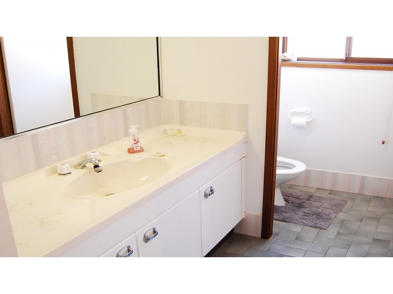 16 Thora Street, Sussex Inlet NSW 2540