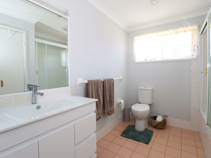 9 Pearl Close, Sussex Inlet NSW 2540