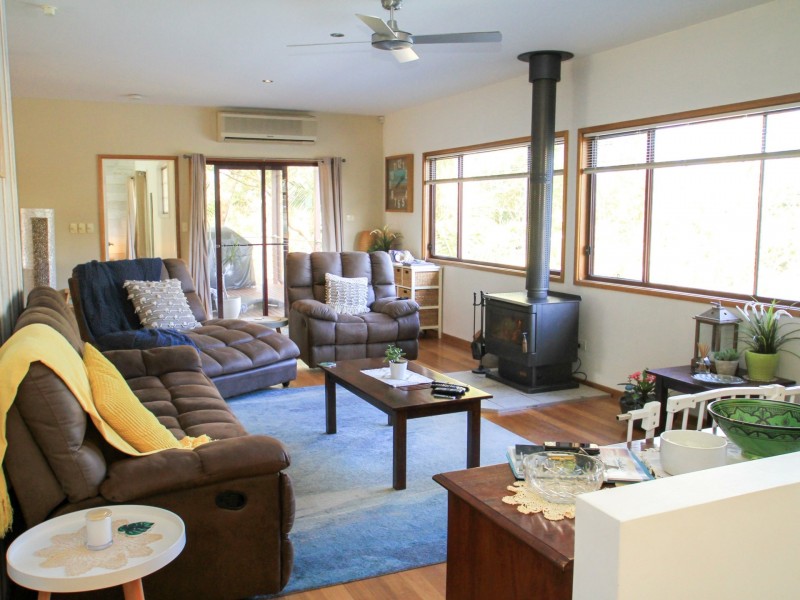 11 Ridge Avenue, Sussex Inlet NSW 2540