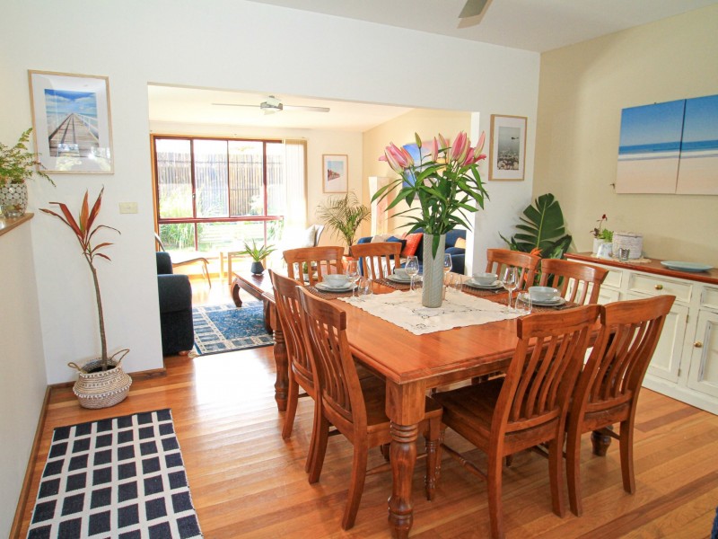 11 Ridge Avenue, Sussex Inlet NSW 2540