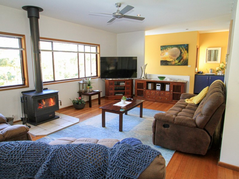 11 Ridge Avenue, Sussex Inlet NSW 2540