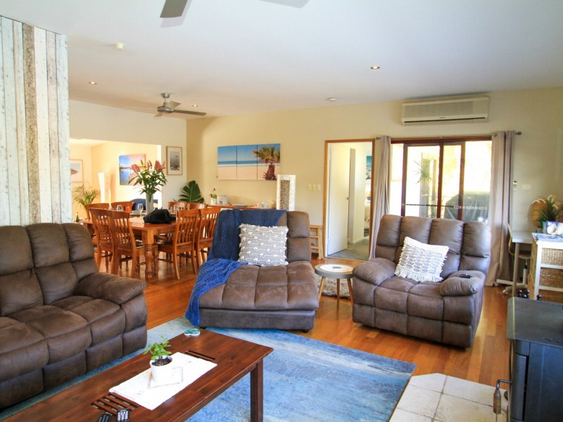 11 Ridge Avenue, Sussex Inlet NSW 2540