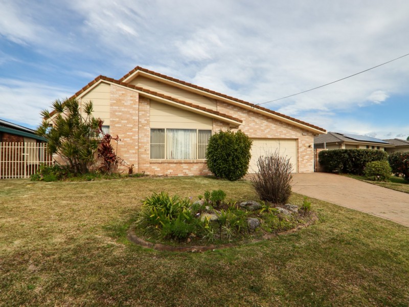 96 Jacobs Drive, Sussex Inlet NSW 2540