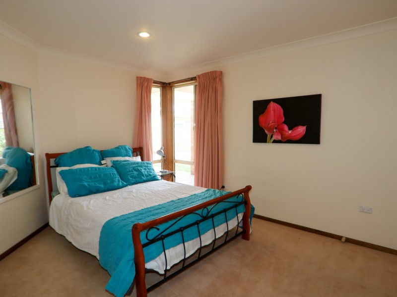 96 Jacobs Drive, Sussex Inlet NSW 2540