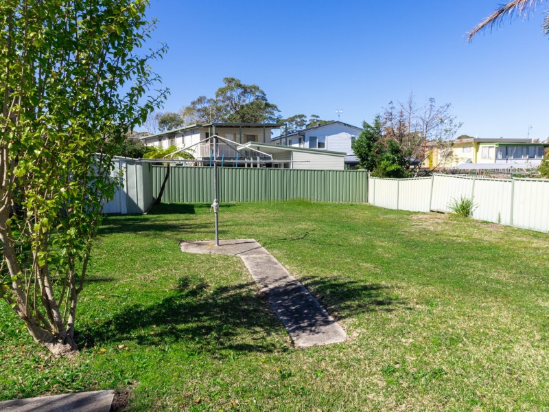 4 Lakeway Avenue, Berrara NSW 2540