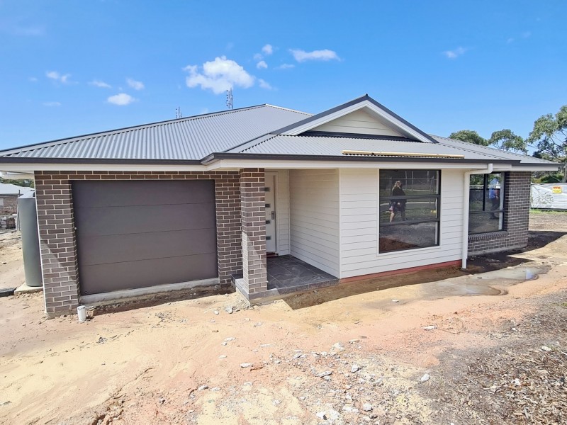 33 Bexhill Avenue, Sussex Inlet NSW 2540