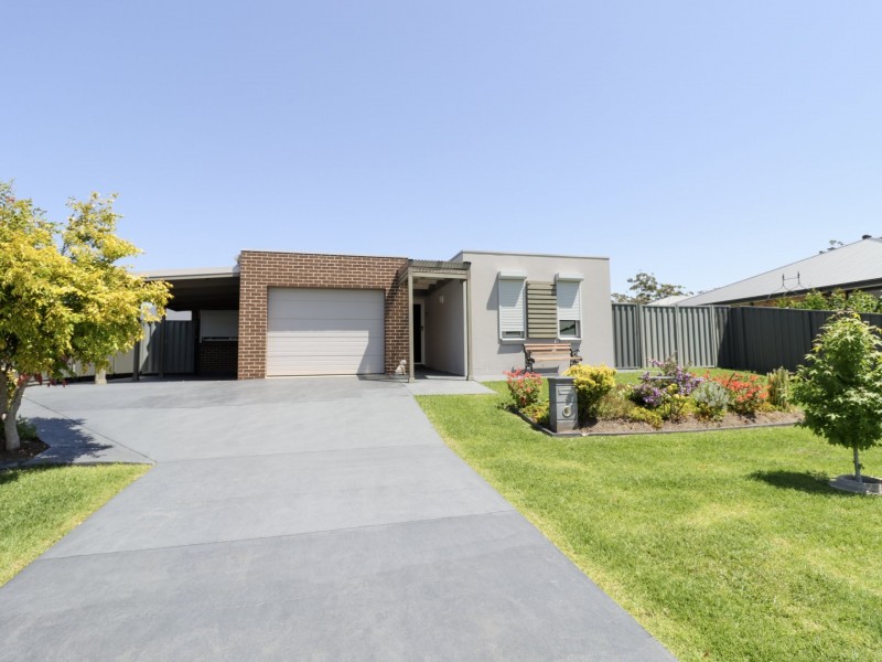 4 Chichester Road, Sussex Inlet NSW 2540