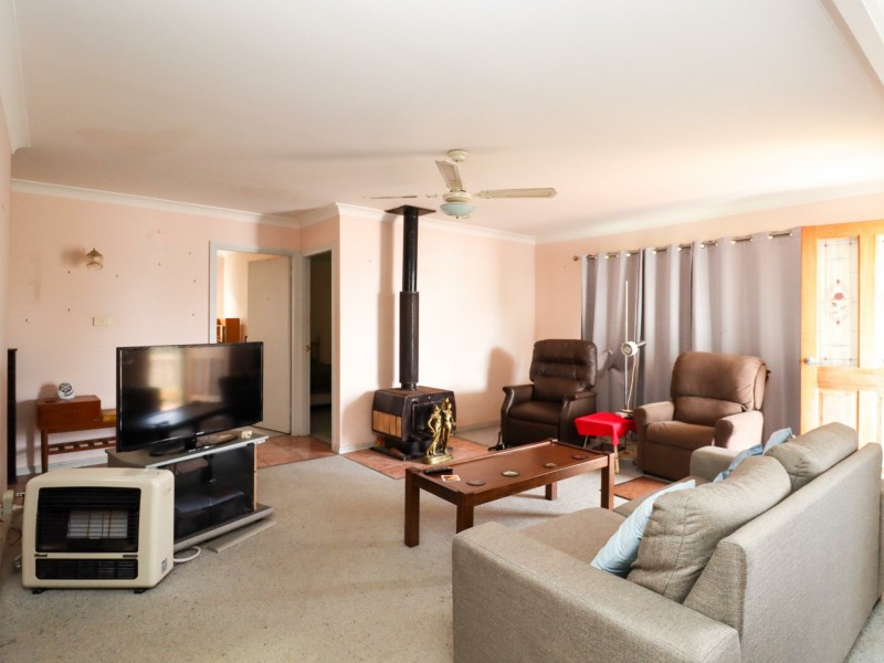 41 Lyons Road, Sussex Inlet NSW 2540
