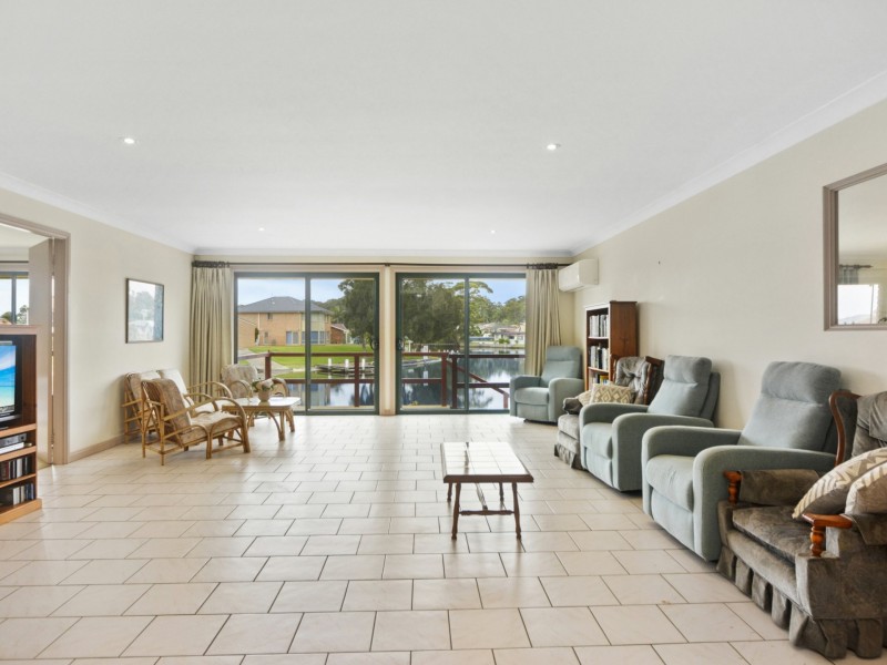 9 Plover Close, Sussex Inlet NSW 2540