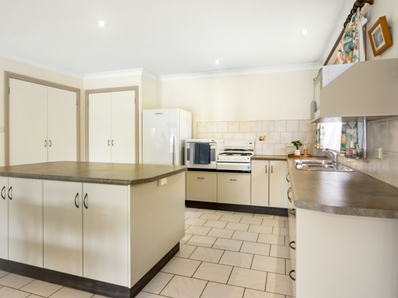 9 Plover Close, Sussex Inlet NSW 2540