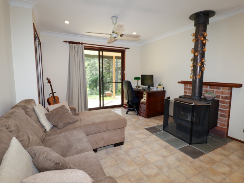 D2880b Princes Highway, Wandandian NSW 2540