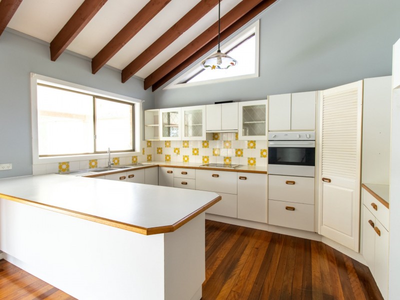 55 Ray Street, Sussex Inlet NSW 2540