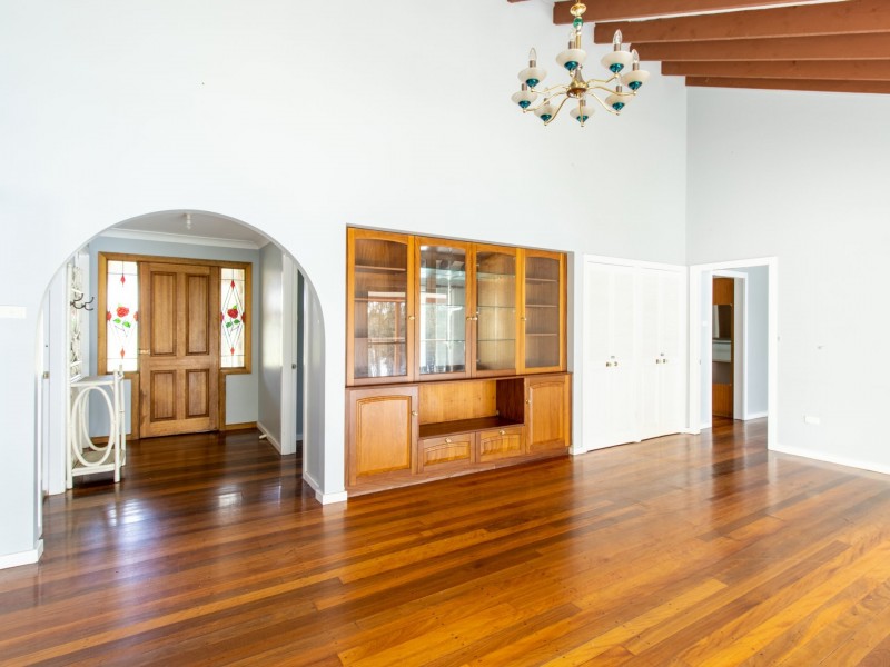 55 Ray Street, Sussex Inlet NSW 2540