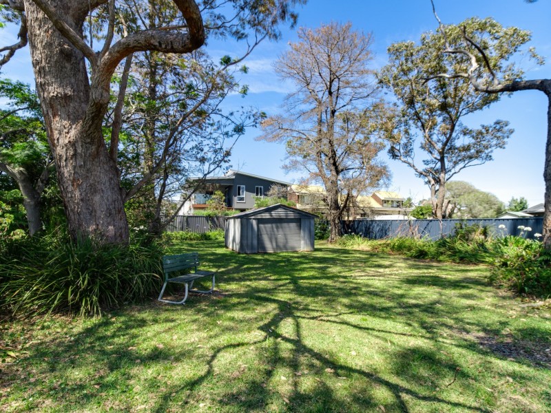 8 Banksia Street, Sussex Inlet NSW 2540