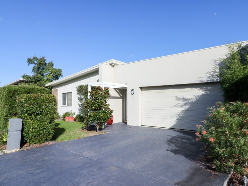 16B Peacehaven Way, Sussex Inlet NSW 2540