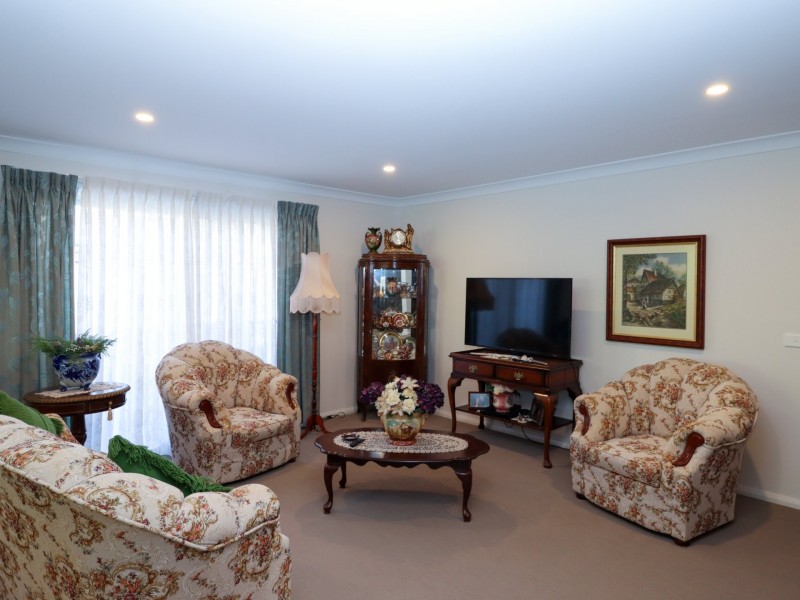 16B Peacehaven Way, Sussex Inlet NSW 2540