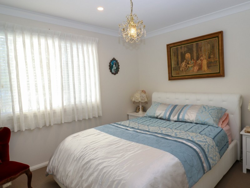 16B Peacehaven Way, Sussex Inlet NSW 2540