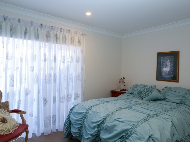 16B Peacehaven Way, Sussex Inlet NSW 2540