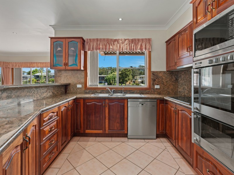 27 Cormorant Avenue, Sussex Inlet NSW 2540