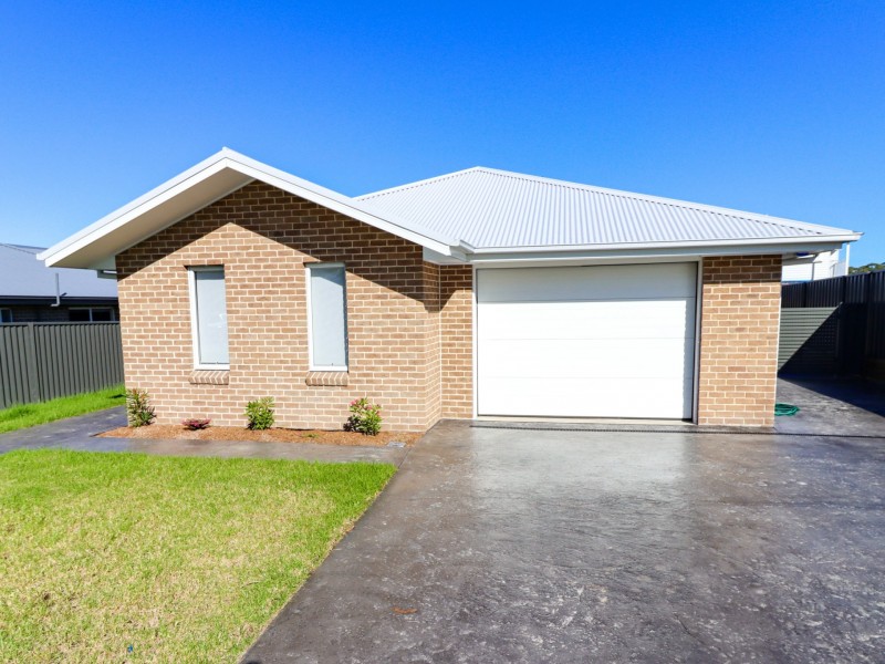 5 Lancing Avenue, Sussex Inlet NSW 2540