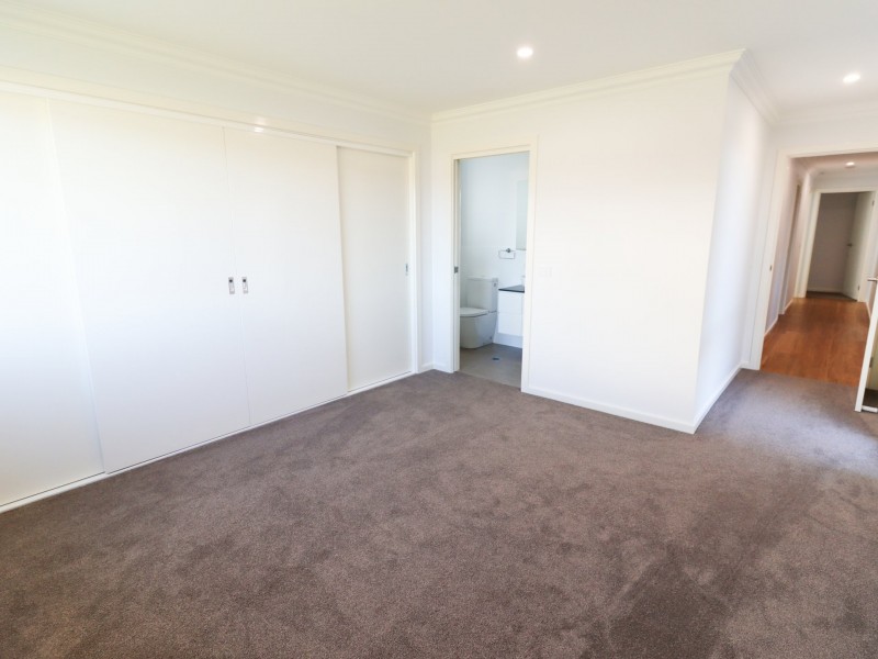 5 Lancing Avenue, Sussex Inlet NSW 2540