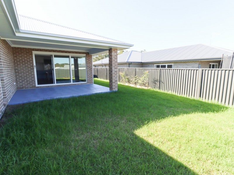 5 Lancing Avenue, Sussex Inlet NSW 2540