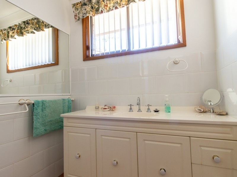 34 River Road, Sussex Inlet NSW 2540