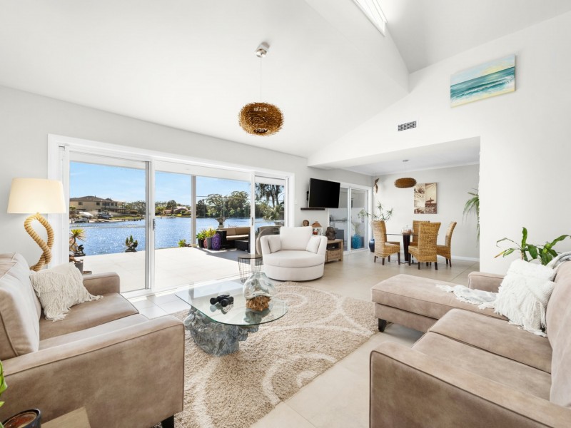 15 Corang Avenue, Sussex Inlet NSW 2540