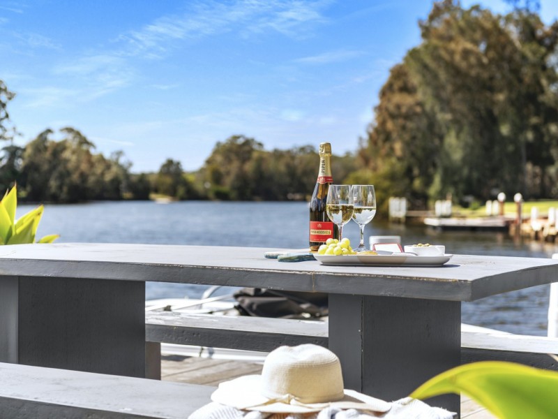 15 Corang Avenue, Sussex Inlet NSW 2540