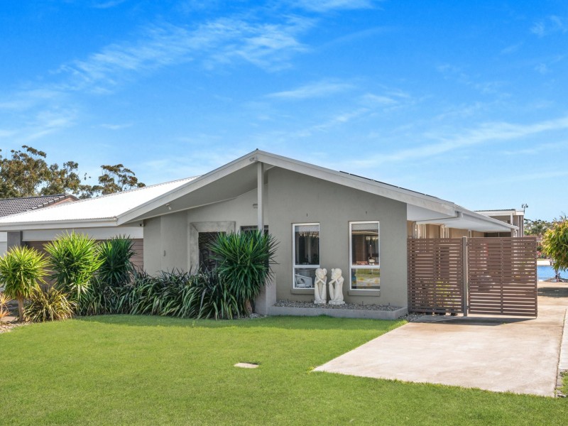 15 Corang Avenue, Sussex Inlet NSW 2540