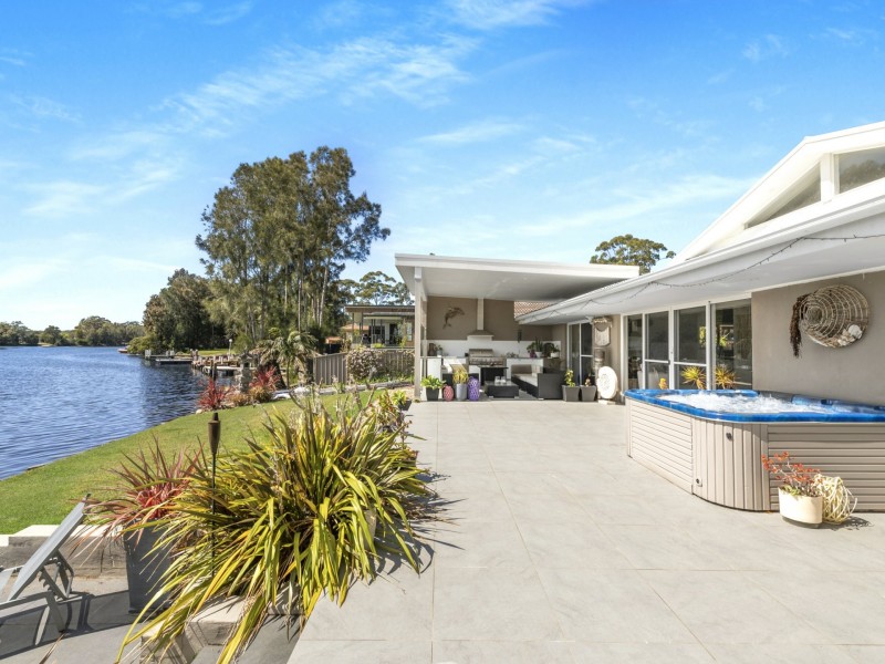 15 Corang Avenue, Sussex Inlet NSW 2540