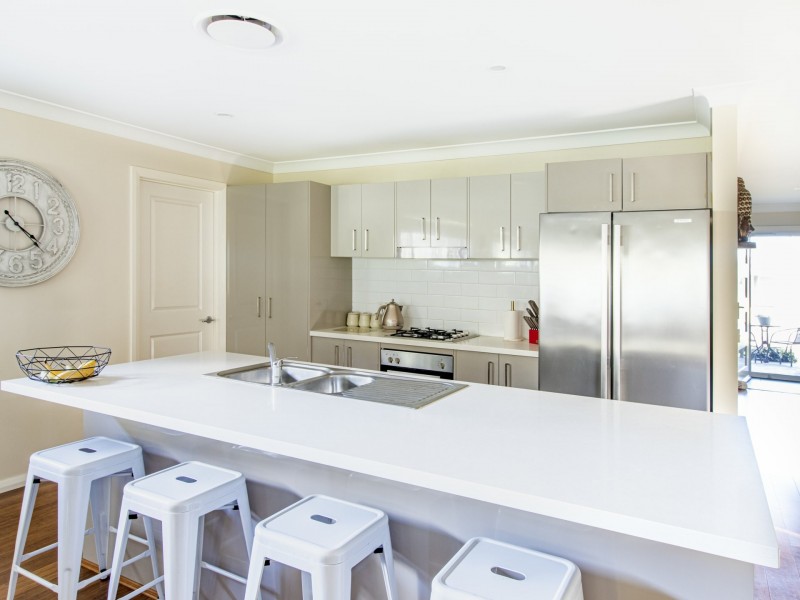 1 Peacehaven Way, Sussex Inlet NSW 2540