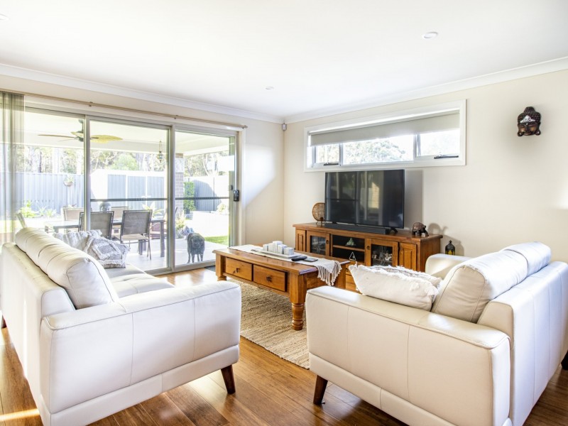 1 Peacehaven Way, Sussex Inlet NSW 2540