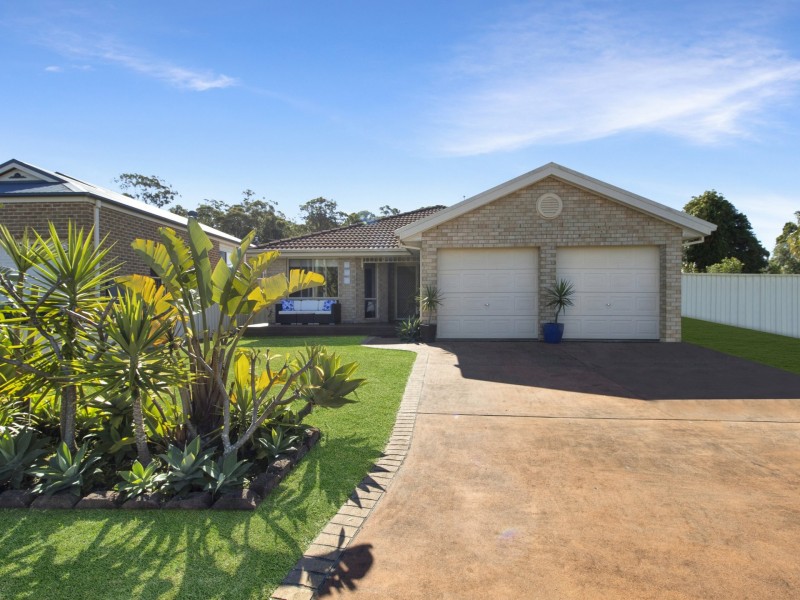 25 Lakehaven Drive, Sussex Inlet NSW 2540