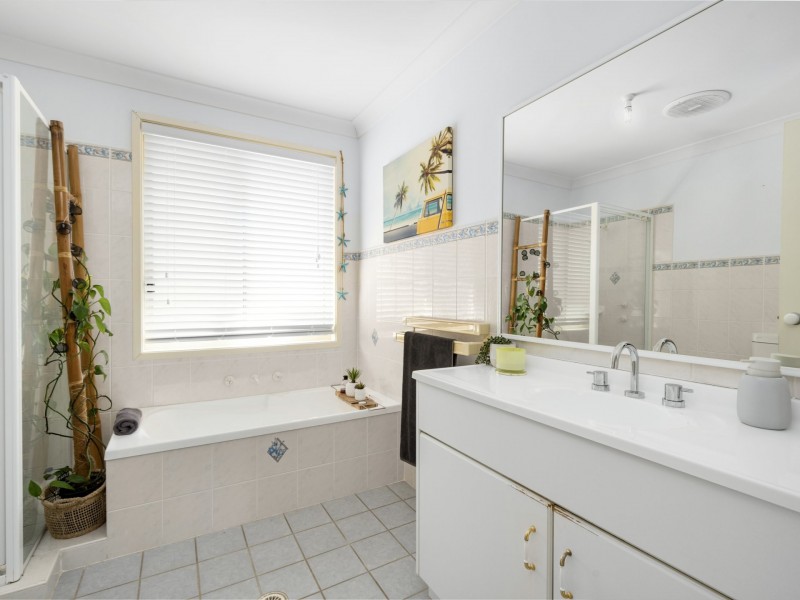 25 Lakehaven Drive, Sussex Inlet NSW 2540