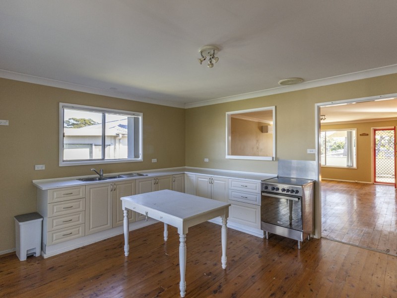 30 Ray Street, Sussex Inlet NSW 2540