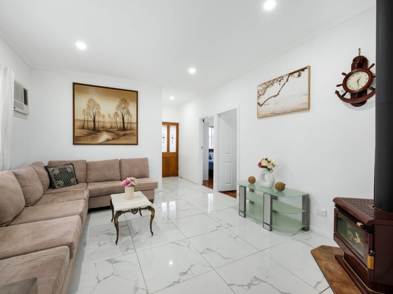 27 Ray Street, Sussex Inlet NSW 2540