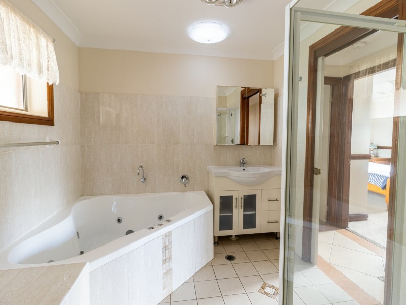 10 Ibis Place, Sussex Inlet NSW 2540