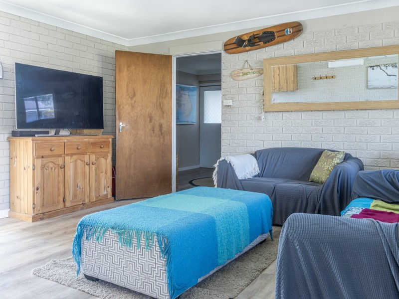 5 Riviera Avenue, Sussex Inlet NSW 2540