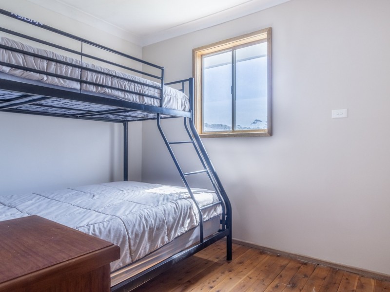 5 Riviera Avenue, Sussex Inlet NSW 2540