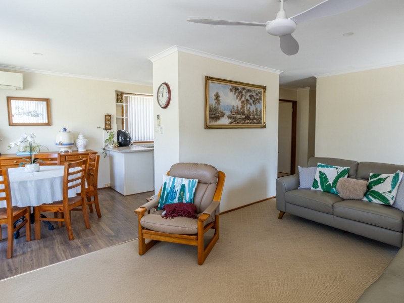 13 Ellmoos Avenue, Sussex Inlet NSW 2540