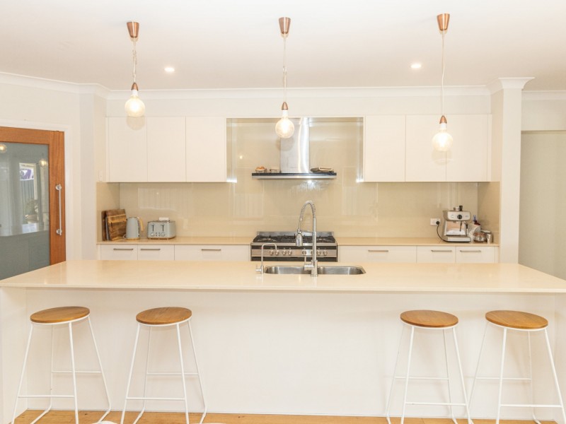 16 Hastings Parade, Sussex Inlet NSW 2540