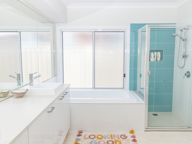 16 Hastings Parade, Sussex Inlet NSW 2540