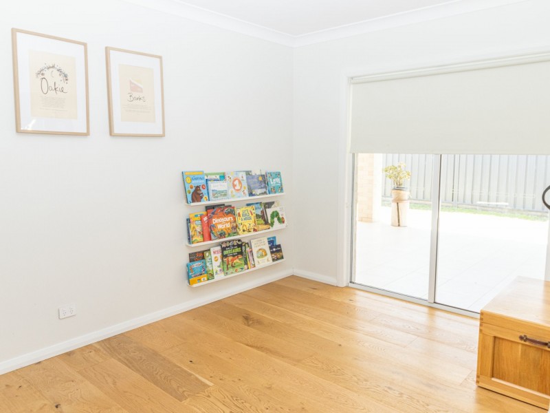 16 Hastings Parade, Sussex Inlet NSW 2540