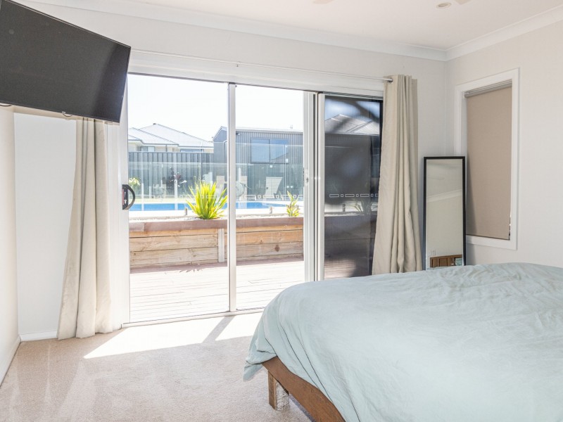 16 Hastings Parade, Sussex Inlet NSW 2540