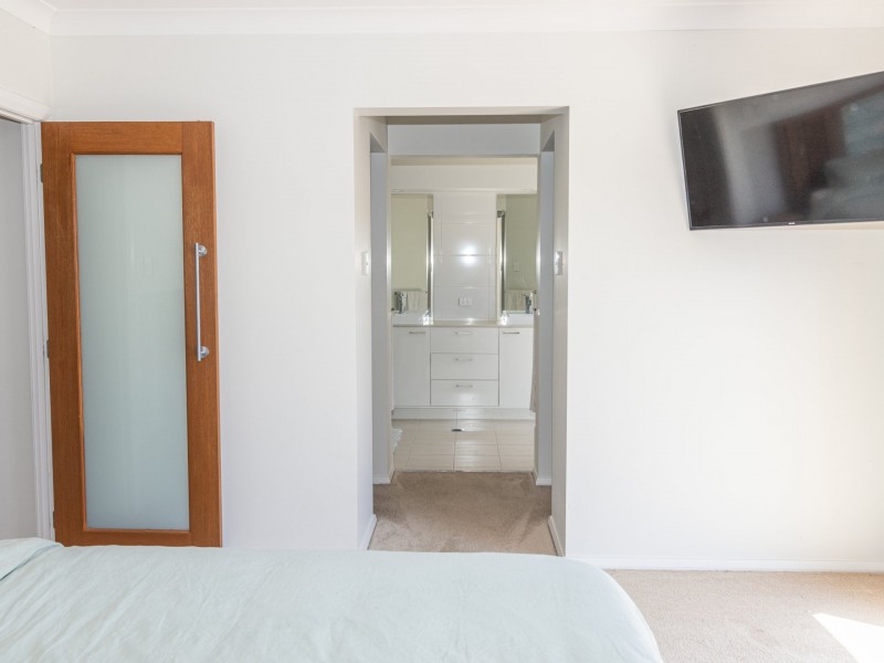 16 Hastings Parade, Sussex Inlet NSW 2540