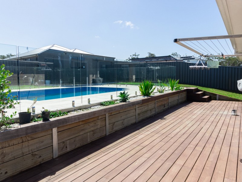 16 Hastings Parade, Sussex Inlet NSW 2540