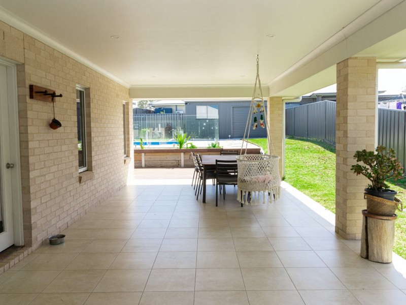 16 Hastings Parade, Sussex Inlet NSW 2540