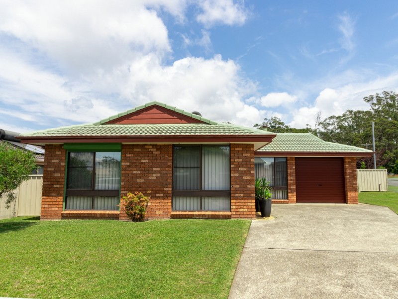 27 Tradewinds Avenue, Sussex Inlet NSW 2540
