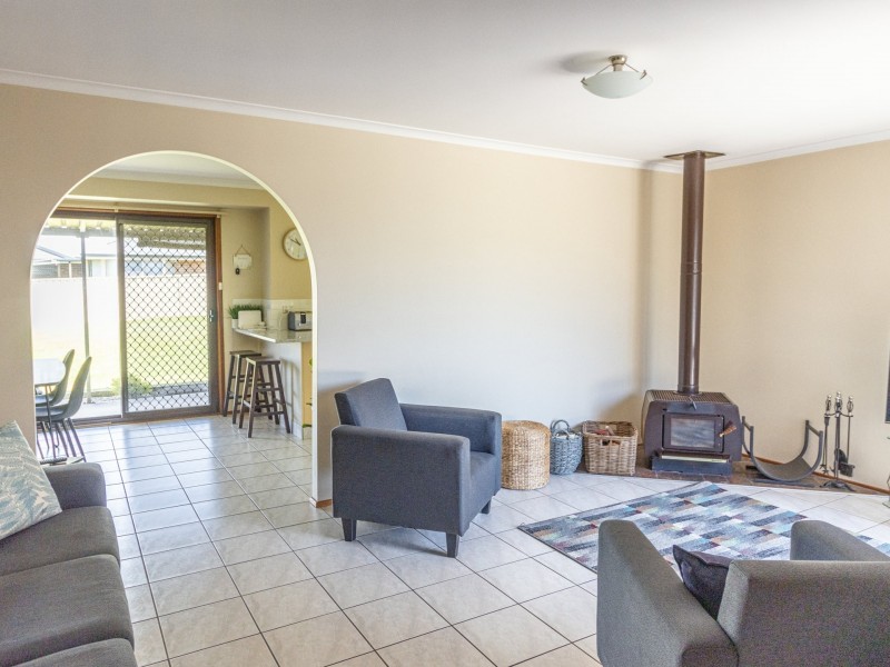 27 Tradewinds Avenue, Sussex Inlet NSW 2540